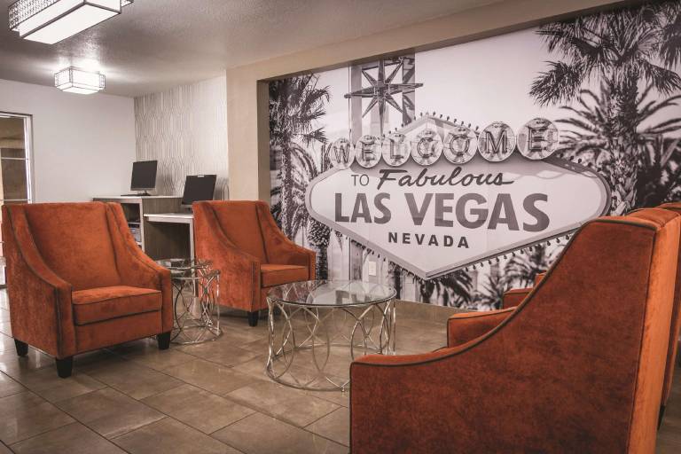 La Quinta Inn & Suites by Wyndham Las Vegas Red Rock — photo 5