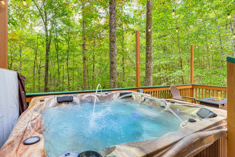 Hot Tub & Hikes: Dahlonega Cabin - 4 Mi to Town! in Dahlonega, GA