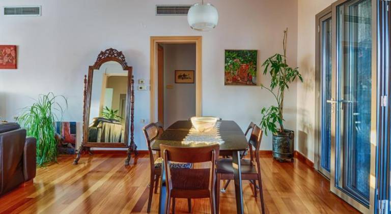Apartment with patio, garden & barbecue in Chania