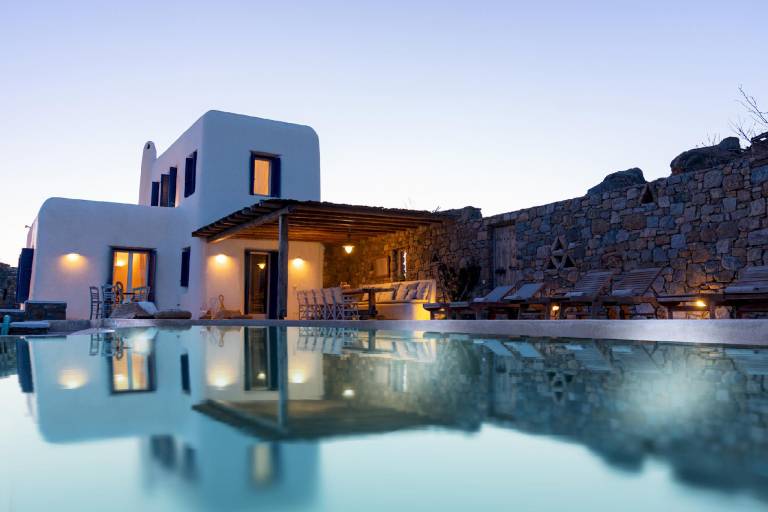 Villa with pool, barbecue & terrace in Mykonos