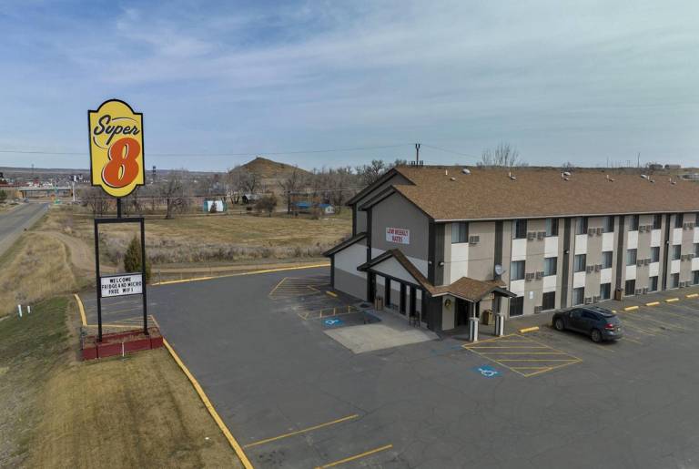 Super 8 By Wyndham Miles City — photo 5