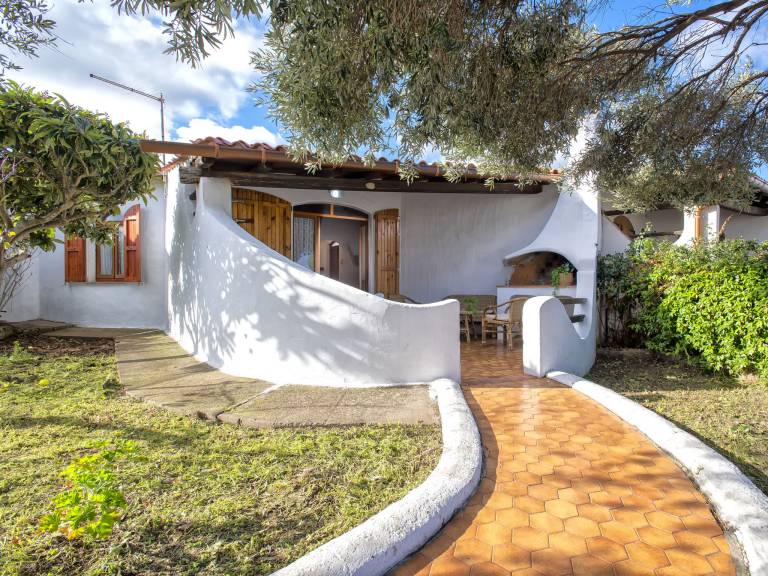 House with terrace, grill & yard | Close to the beach | Pet-friendly — photo 2