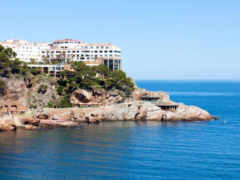 Holiday apartment with garden & pool | Sea view — photo 3