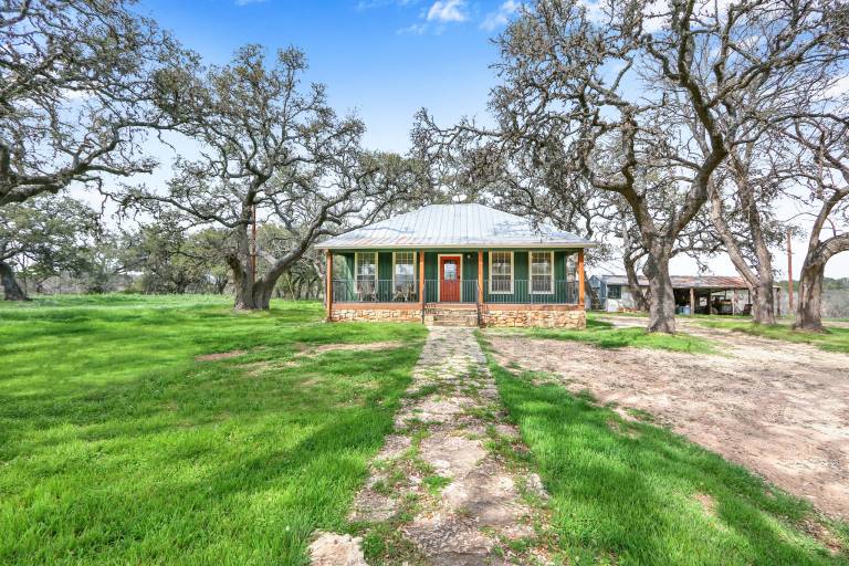Lighthouse Hill Ranch - Green House in Blanco, TX