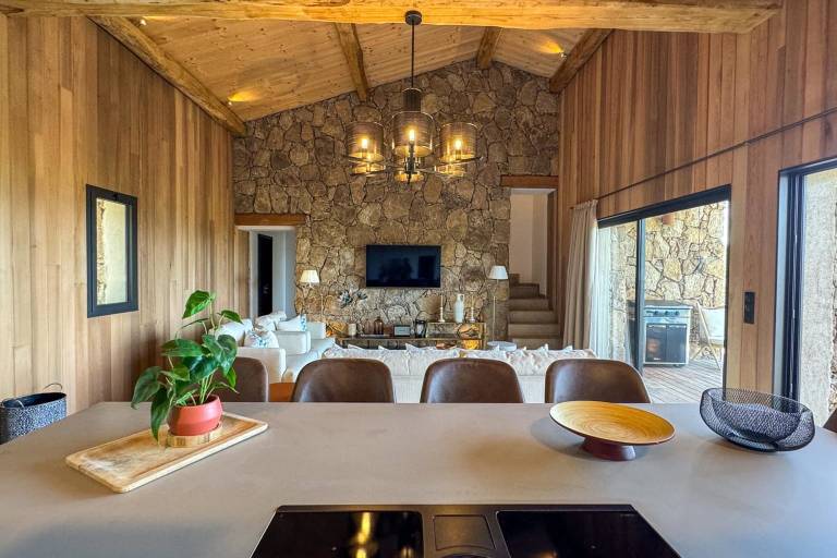 Family-oriented charming villa with terrace, yard & BBQ | Sea view | Pets allowed — photo 4