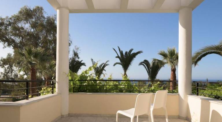 Fully equipped wonderful villa with garden, BBQ & private pool | Next to the beach | Suitable for remote work | Pets allowed — photo 4