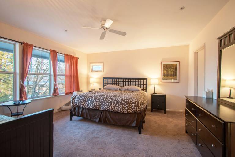 Family-friendly charming condo with patio | Pets allowed — photo 5