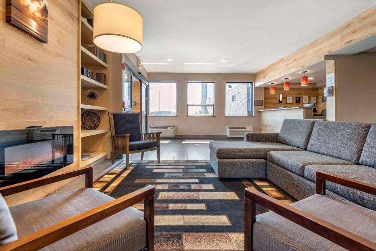 Comfort Inn & Suites Liverpool - Syracuse North — photo 2