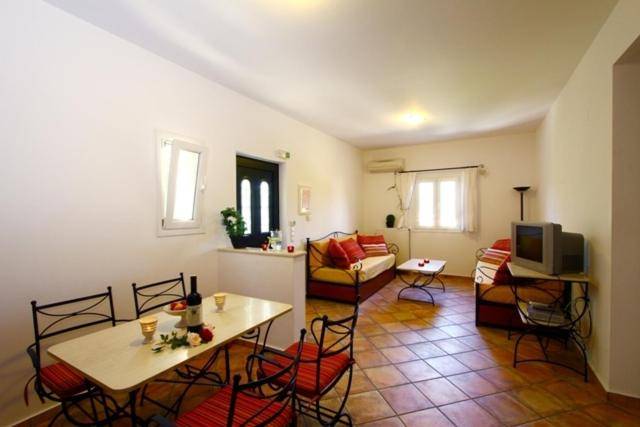 Rental apartment with garden, patio & barbeque — photo 4