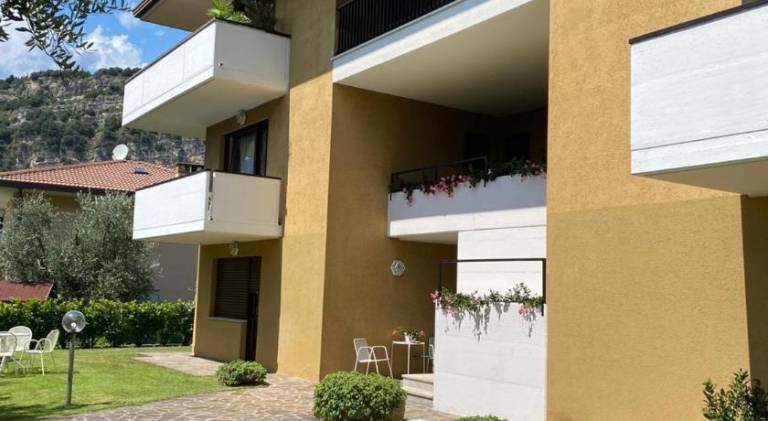 Holiday apartment with garden in Nago-Torbole