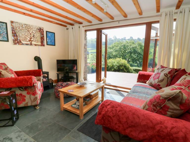 Family-friendly beautiful cottage with yard | Pet-friendly — photo 4