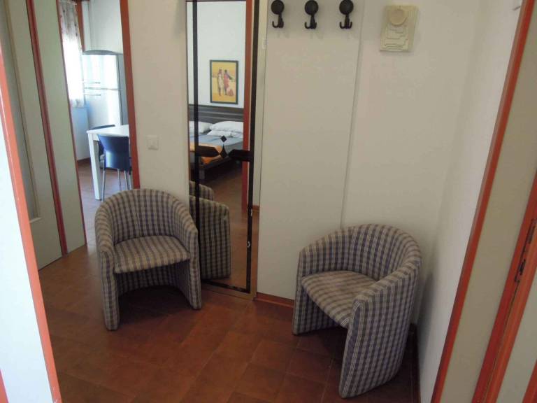 Apartment with pool, garden & patio — photo 5