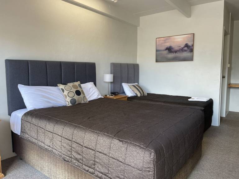 Motel  Griffith