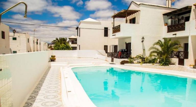 Holiday apartment with private pool, yard & patio | Pet-friendly — photo 3
