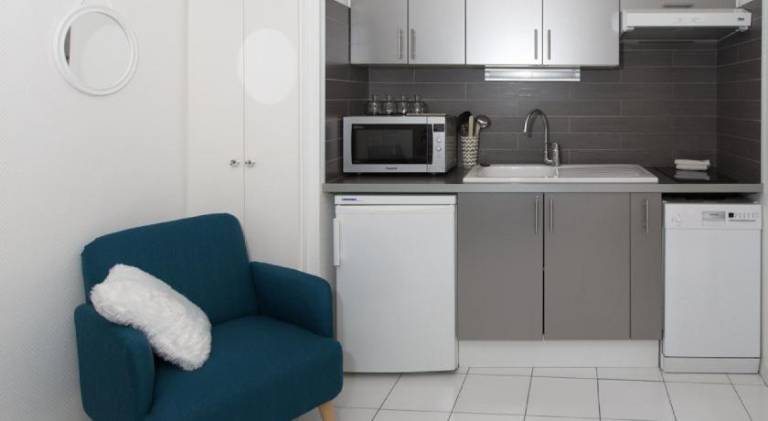 Serviced apartment with patio & garden | Next to the beach | Dogs allowed — photo 2