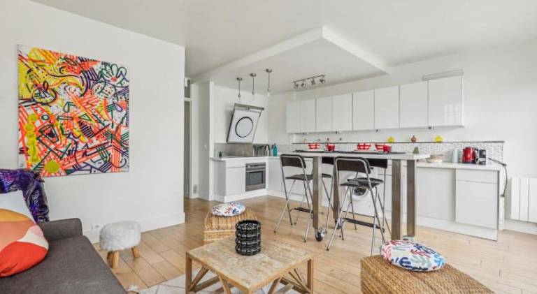 Holiday apartment | Pets allowed in Suresnes