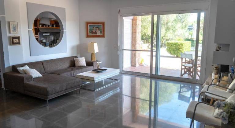 Fully equipped villa with private pool, BBQ & patio | Perfect for remote work | Dogs allowed — photo 2