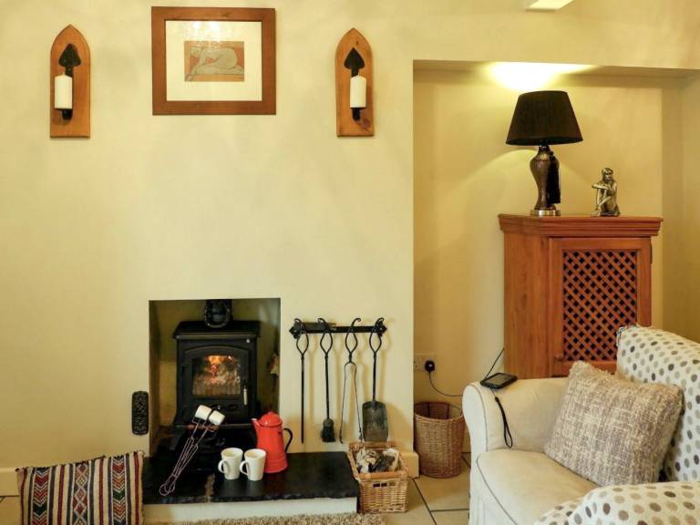 Cottage with jacuzzi & garden — photo 3