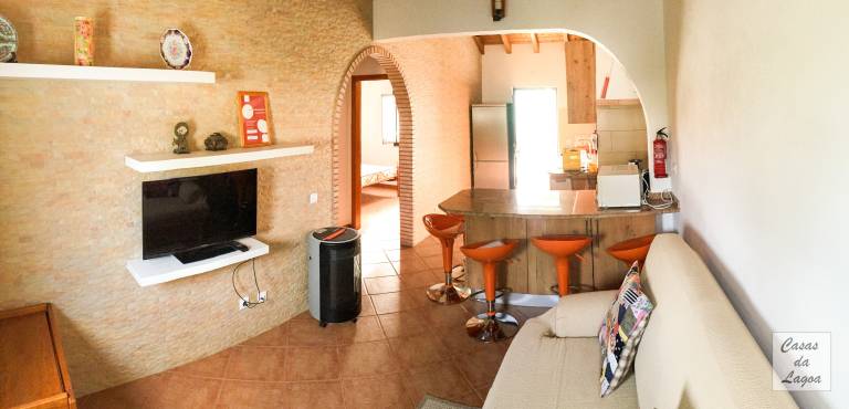 Cottage 'Casas Da Lagoa - T2 Sul' with Private Garden, Balcony and Wi-Fi in Setubal