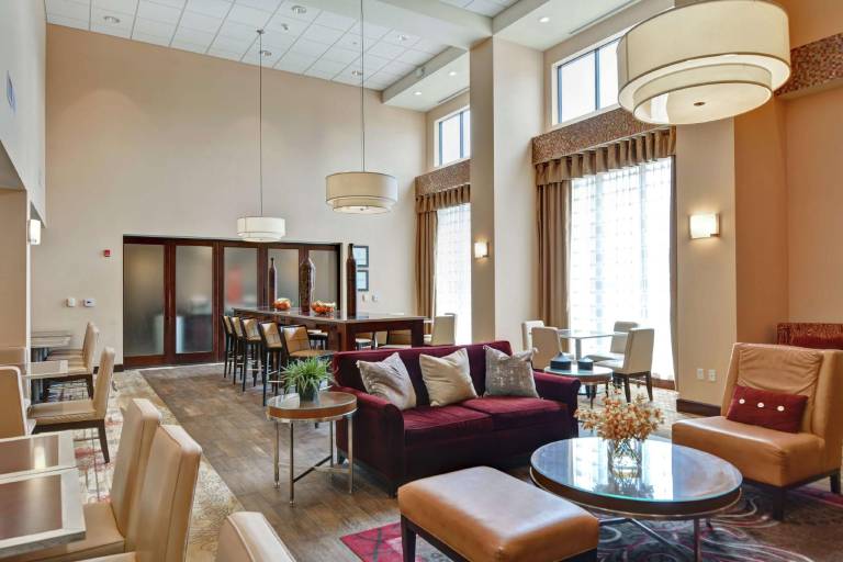 Hampton Inn & Suites Peoria at Grand Prarie — photo 2