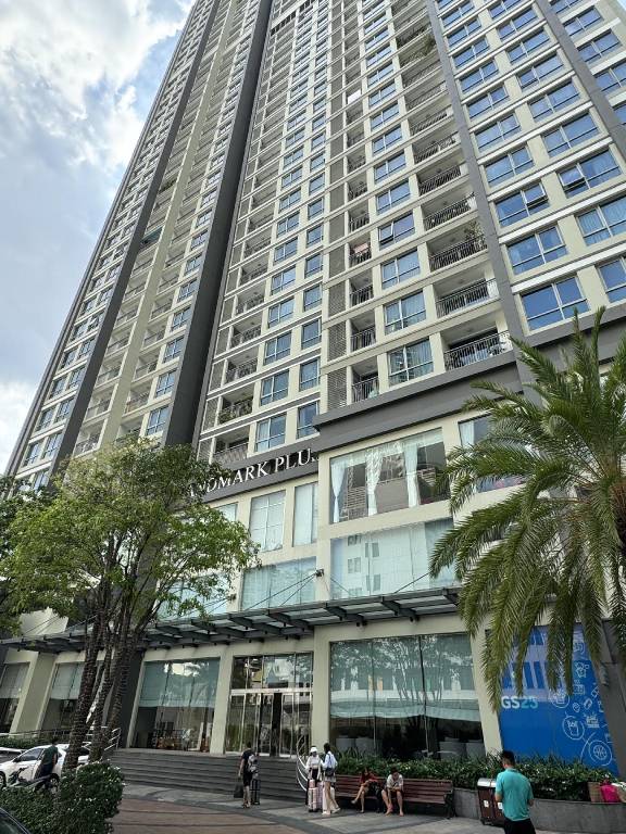 LANDMARK PLUS RESIDENCES LUXURY SUITE — photo 4