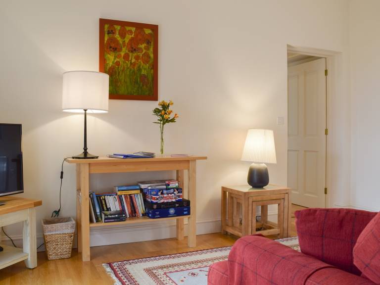 Family-oriented charming cottage with garden | River view | Pets are welcome — photo 3