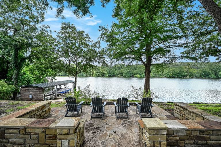 House  Austin Lake Hills