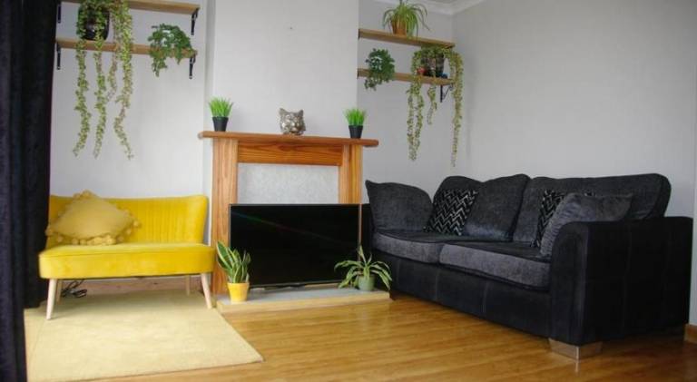 Holiday apartment with yard — photo 3