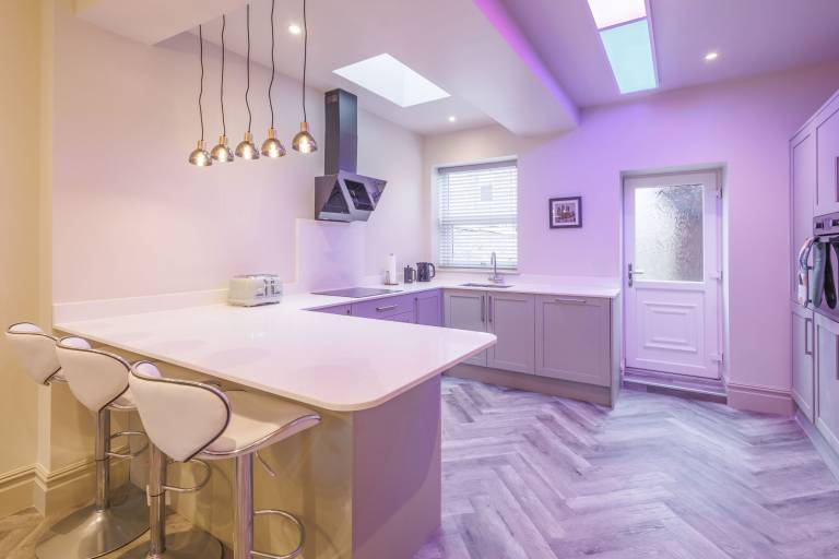 Family-friendly lovely rental apartment | Next to National Railway Museum | Pets allowed — photo 2