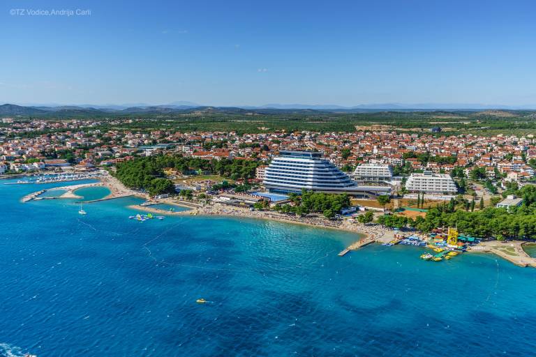 Apartment with yard & barbeque in Vodice