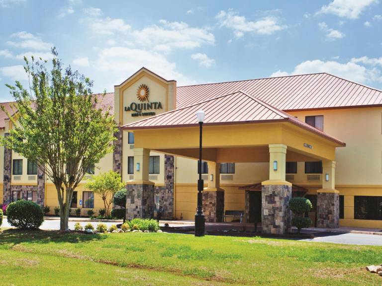 La Quinta Inn & Suites by Wyndham LaGrange / I-85 in LaGrange, GA