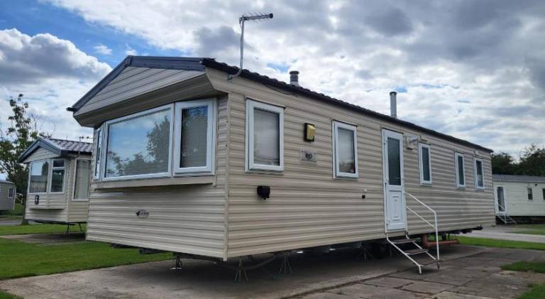 Apartment with pool | Pet-friendly in Skegness