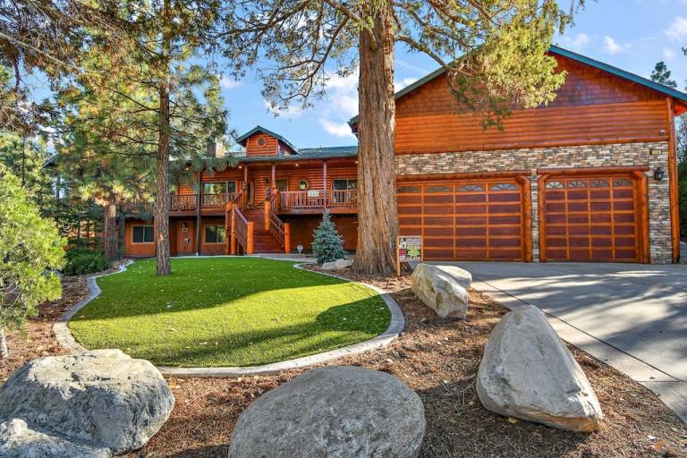 Hut Big Bear Lake