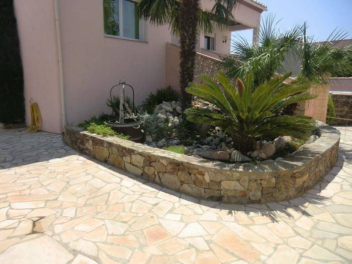 Apartment with barbecue & yard — photo 5