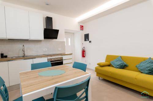 Rental apartment with 2 rooms for 6 persons in Varese