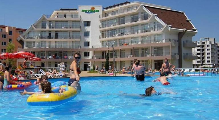Holiday apartment with patio & private pool | Perfect for remote work in Burgas