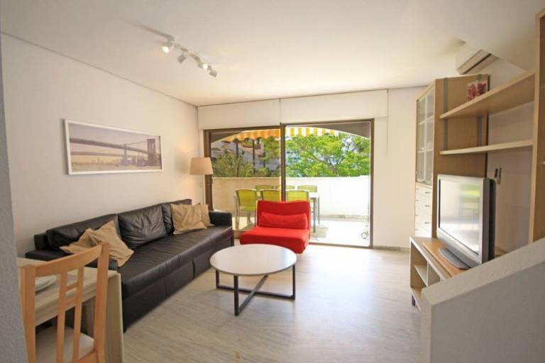 Apartment with patio, garden & pool | Sea view — photo 2