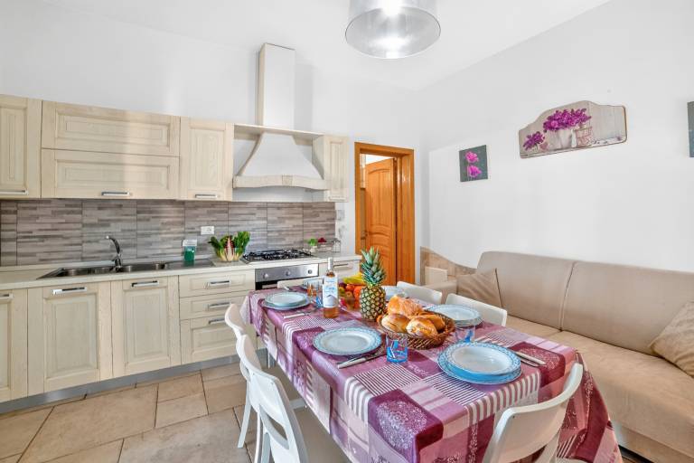 Family-oriented pleasant vacation home with barbeque & yard | Pets allowed — photo 4