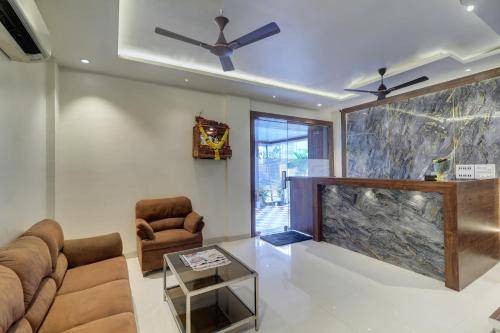 Hotel New Parimeet Residency