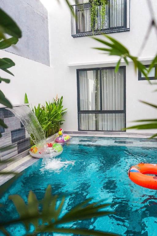 Villa with 5 rooms for 14 persons — photo 4