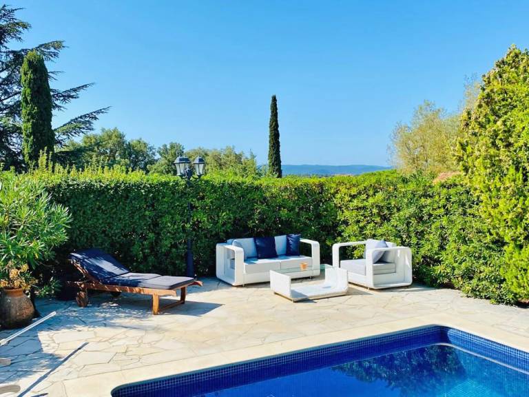 Vacation home with garden, pool & barbeque — photo 5