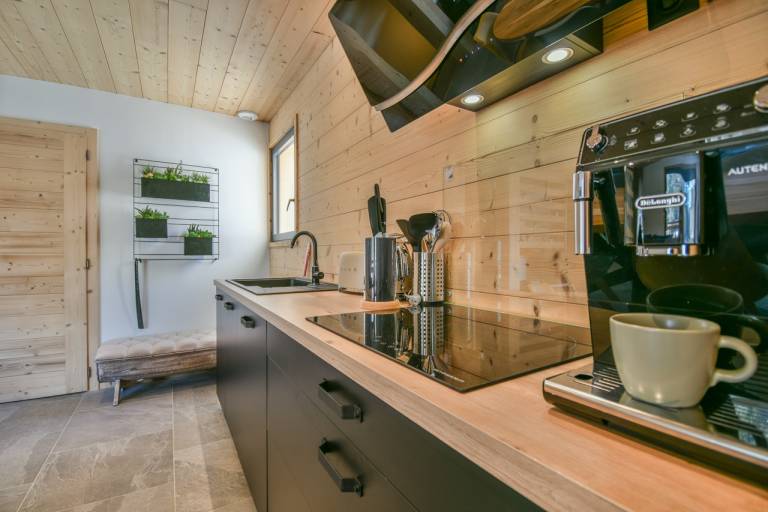 Child-friendly beautiful chalet with grill & patio | Mountain view | Dogs allowed — photo 2