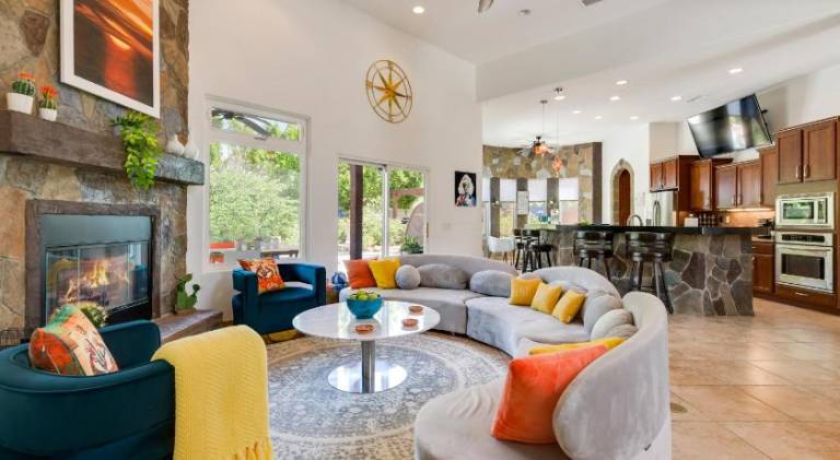 Vacation home with private pool, jacuzzi & grill | Perfect for remote work — photo 3