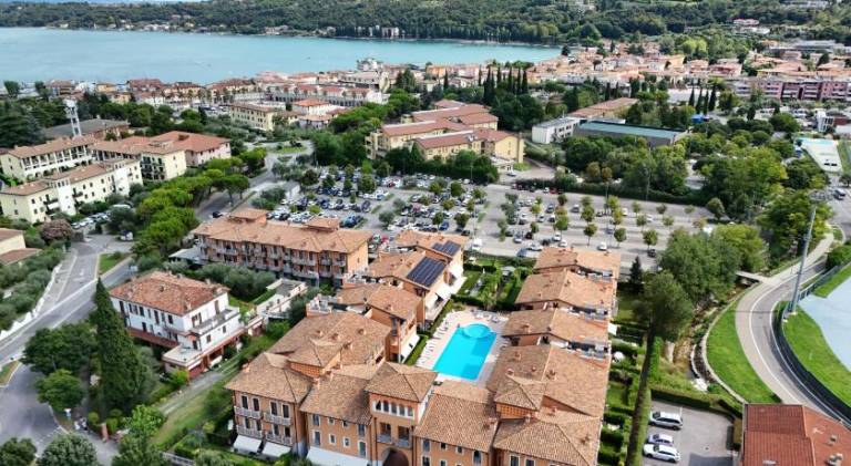 Martin apartment with pool & terrace near center salo & lake Garda — photo 4