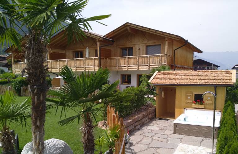 Chalet '4 55m²' with Mountain View, Shared Pool and Wi-Fi — photo 4