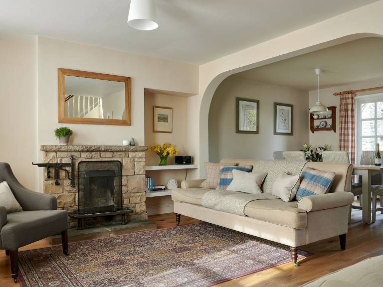 Cottage with garden & BBQ in Newbridge