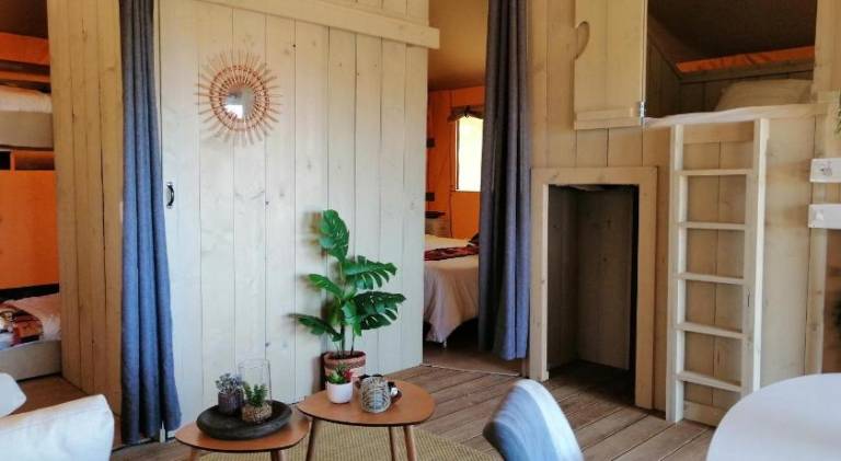 Rental apartment with garden, pool & patio — photo 2