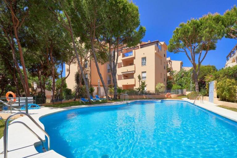 Holiday apartment with pool — photo 3