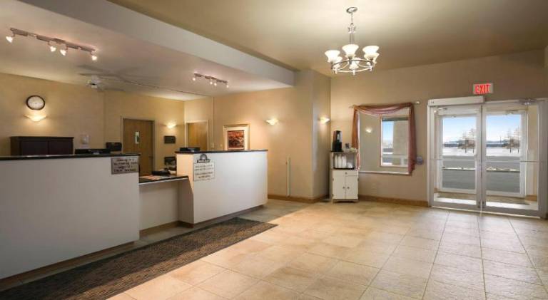 Days Inn by Wyndham Moose Jaw — photo 4