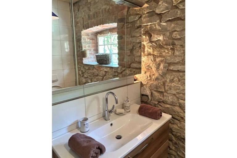 Vacation home with yard, patio & grill | Pet-friendly — photo 2
